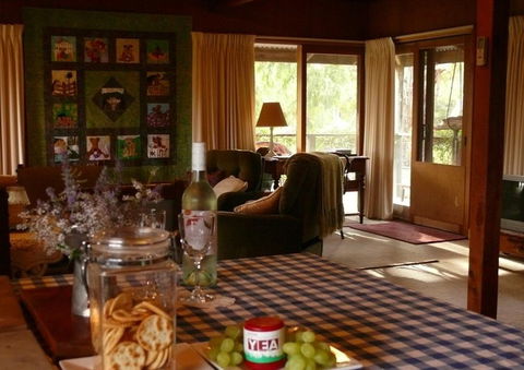 The Burrow At Wombat Bend Bed And Breakfast - Dalby Accommodation 2