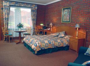 Sovereign Park Motor Inn - Dalby Accommodation 0