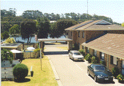 Hybiscus Lodge Motel  Holiday Apartments - Dalby Accommodation