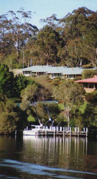 Gipsy Point Luxury Lakeside Apartments - Dalby Accommodation 0