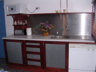 Dunalan Host Farm Cottage - Dalby Accommodation 2