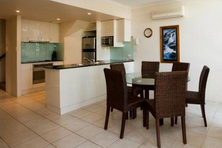 A Tropical Nite - Dalby Accommodation 2