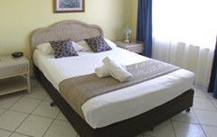 Koala Court Holiday Apartments - Dalby Accommodation 3