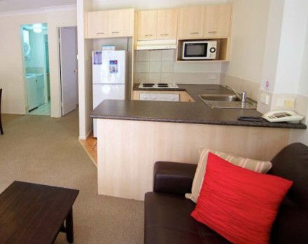 Island Beach Resort - Dalby Accommodation 1