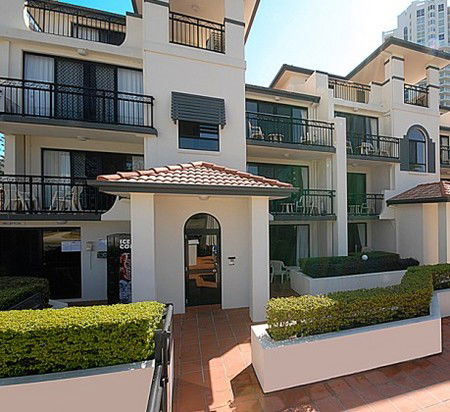 Island Beach Resort - Dalby Accommodation 2