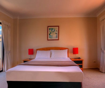 Island Beach Resort - Dalby Accommodation 3