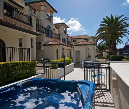 Island Beach Resort - Dalby Accommodation 4