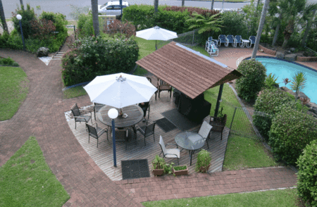 Grangewood Court Holiday Apartments - Dalby Accommodation 2