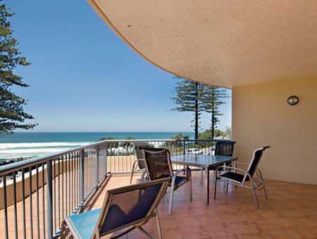 Coolum Baywatch Resort - Dalby Accommodation 0