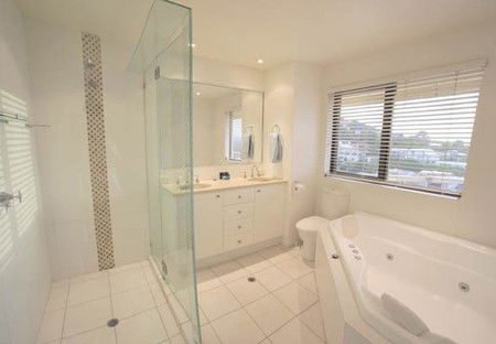 Coolum Caprice - Dalby Accommodation 3