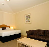 Quality Hotel Tiffins on the Park - Dalby Accommodation