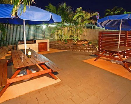 Coral Sea Apartments - Dalby Accommodation 1