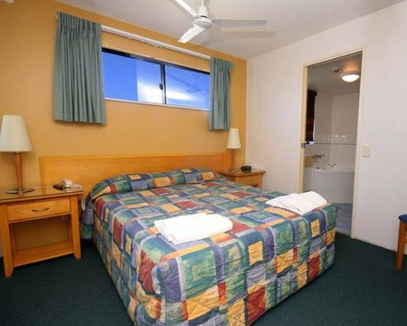 Caribbean Resort - Dalby Accommodation 0