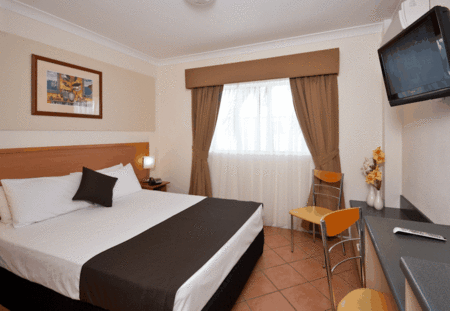 Cairns Queens Court - Dalby Accommodation 1