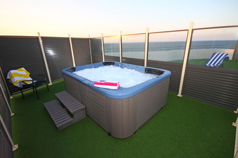 San Simeon Beachfront Apartments - Dalby Accommodation 4