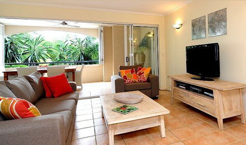 Cayman Villas Port Douglas - Dalby Accommodation 1