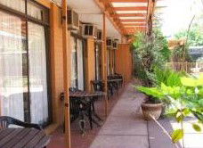 Desert Rose Inn - Dalby Accommodation 0