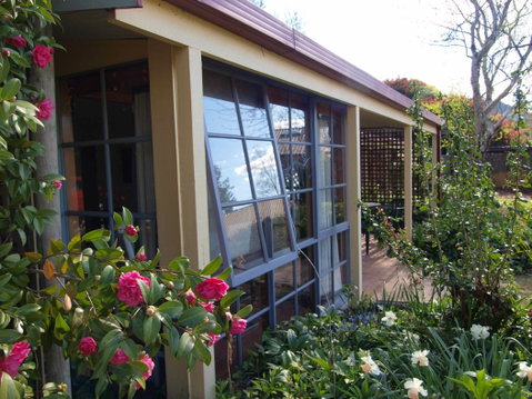 Bright Highland Valley Cottages - Dalby Accommodation 1