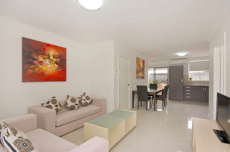 Hello Adelaide Motel + Apartments - Dalby Accommodation 2
