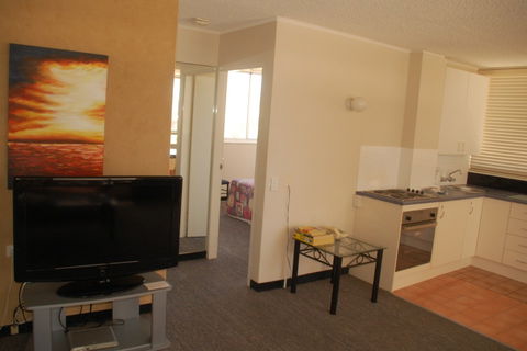 The Shore Holiday Apartments - Dalby Accommodation 2