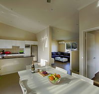 Middle Rock Holiday Resort - Dalby Accommodation