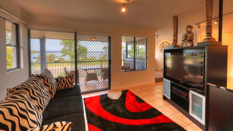 Dolphin Waters Holiday Apartments - Dalby Accommodation 1
