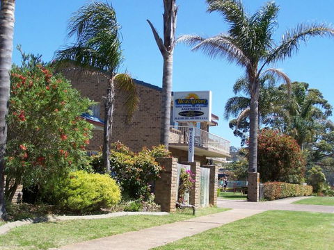 Beachfront Units Merimbula - Dalby Accommodation 0