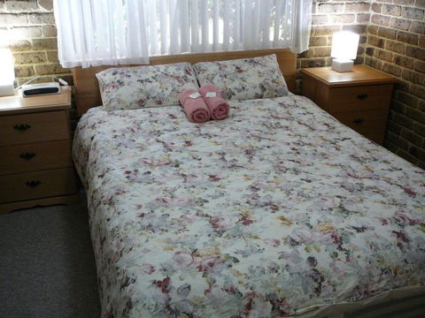 Beachfront Units Merimbula - Dalby Accommodation 5