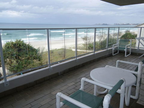 Pacific Surf Absolute Beach Apartments - Dalby Accommodation 8