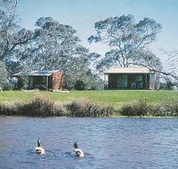Compass Country Cabins - Dalby Accommodation