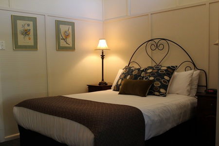 Woodend VIC Dalby Accommodation
