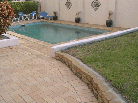 Columbia Tower Holiday Apartments - Dalby Accommodation 4