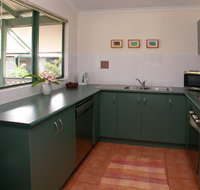 Cocos Beach Bungalows - Dalby Accommodation