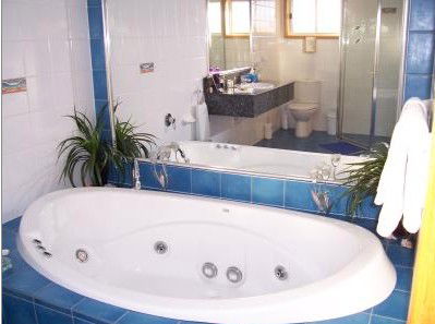 Bateau Bay Beachfront Luxury Accomodation - Dalby Accommodation 0