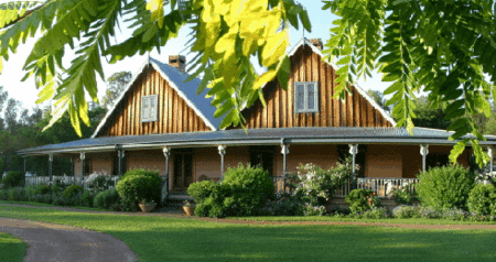 Carriages Country House - Dalby Accommodation 0
