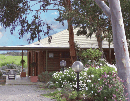 Mclaren Ridge Log Cabins - Dalby Accommodation 1