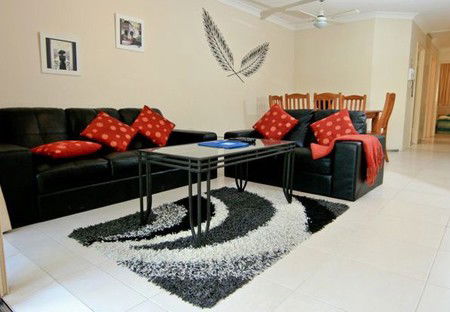 Miami Beachside Apartments - Dalby Accommodation 4