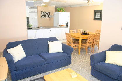 Santa Fe Holiday Apartments - Dalby Accommodation 5