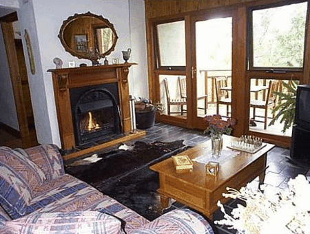 Studio Cottages Romantic Hideaway - Dalby Accommodation 3