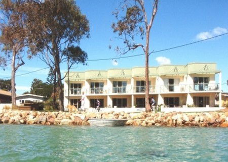 Merimbula Lake Apartments - Dalby Accommodation 2