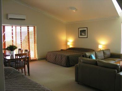 Banjo Paterson Inn - Dalby Accommodation 2