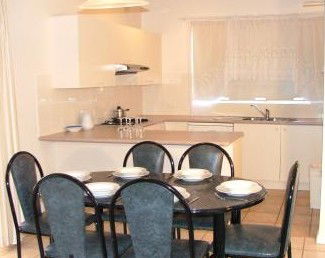 Manly Seaside Holiday Apartments - Dalby Accommodation 2