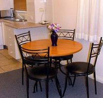 Manly Seaside Holiday Apartments - Dalby Accommodation 5