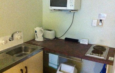 Peninsular Apartment Hotel - Dalby Accommodation 3