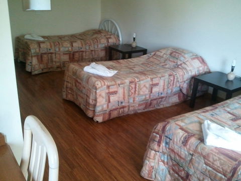 Beaconsfield Lodge Motel - Dalby Accommodation 2