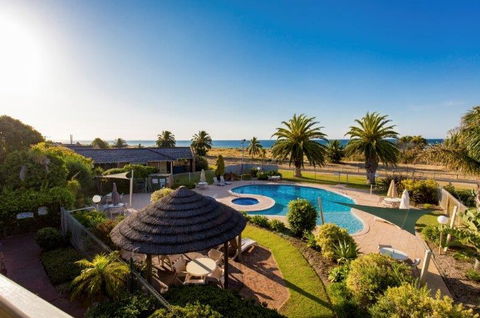 Busselton Beach Resort - Dalby Accommodation 0