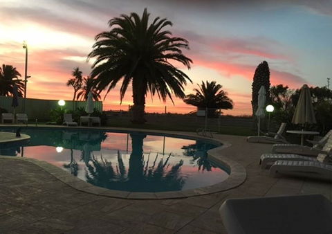 Busselton Beach Resort - Dalby Accommodation 2