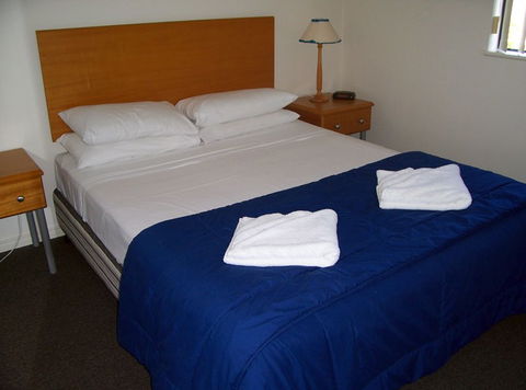 Beaches On Wave Street - Dalby Accommodation 2