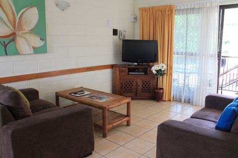 Oasis Inn Holiday Apartments - Dalby Accommodation 3