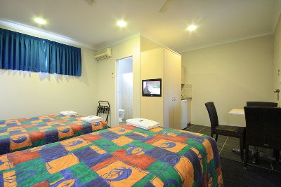 Park Beach Resort - Dalby Accommodation 2